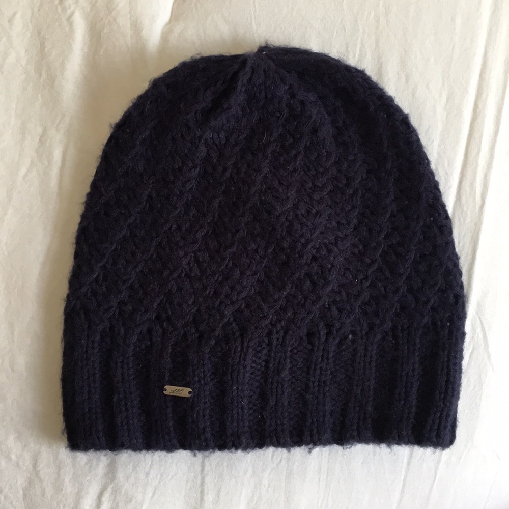 Navy blue knit beanie